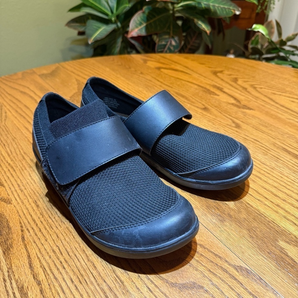 Traq by Alegria Dasher Black Out Shoe Size 39